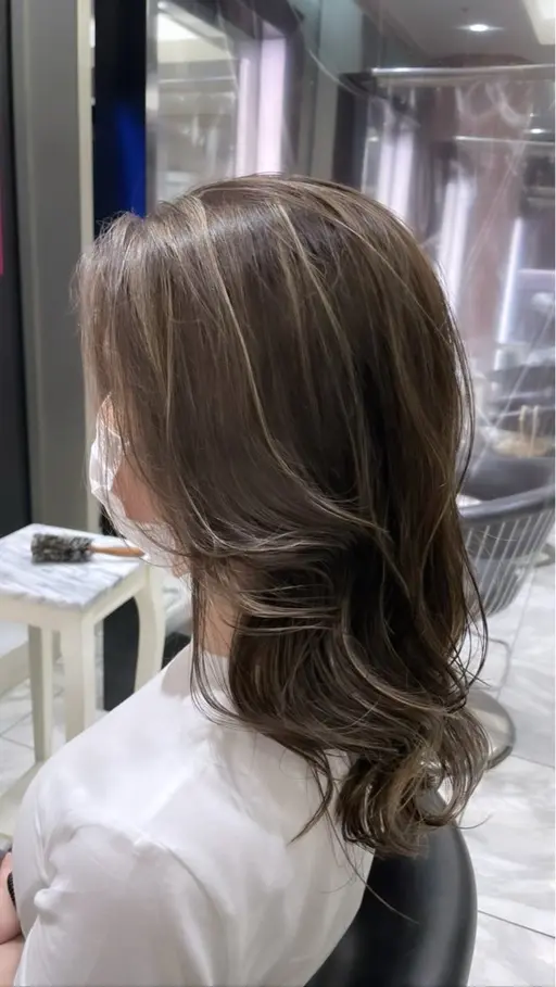 ⚠️本日１９時からです！⚠️レディース限定ミディアムカット無料！！営業後のみになるので，予約リクエストからご連絡です