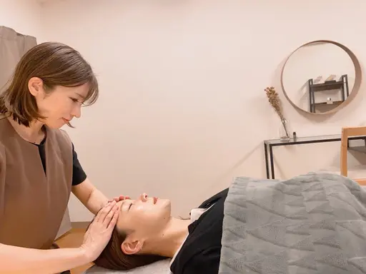 お疲れの方、睡眠にトラブルにお悩みの方へお勧め⭐︎骨盤矯正&筋膜リリース&ベッドマッサージ60分