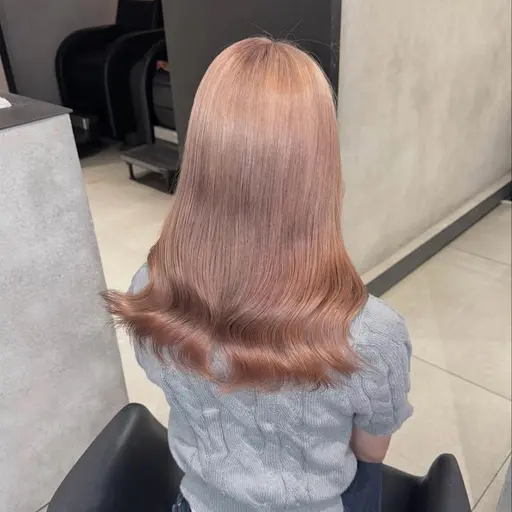 【当日限定】特別価格❣️ホワイトケアブリーチ+高発色カラー🫧☁️保湿トリートメント付き💓