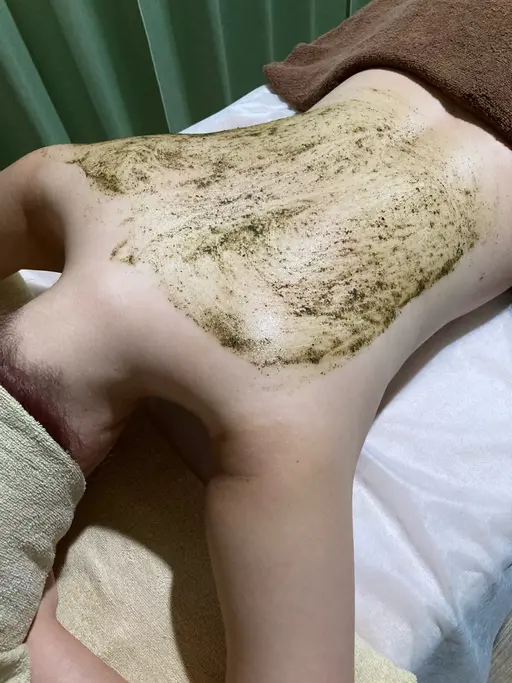 🌿‬ハーブピーリング👙🌿‬【背中ピーリング＋背面リンパ】60分​〜​肌ケアx癒しのWアプローチ​〜​背中から整える美肌習慣