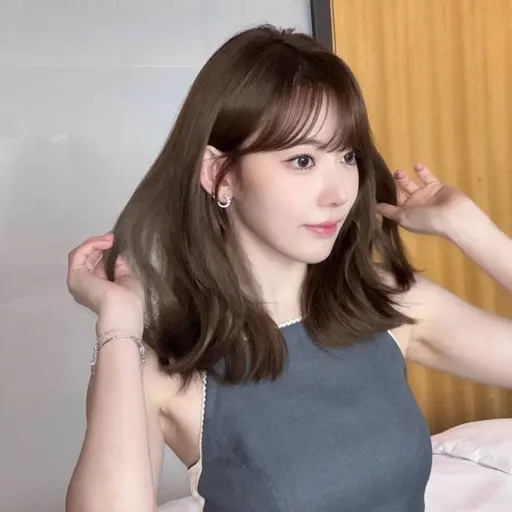 【‼️1/8無料‼️】　✨木曜日限定メニュー✨　19時​〜​　ミディアムカット＋トリートメント