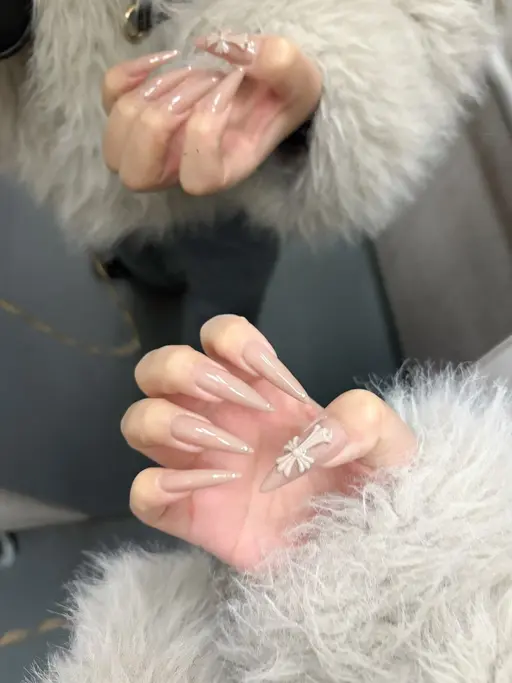 今流行りの❣️(オフ込み)アプレ長さだし➕Lサイズクロムパーツネイル†❤︎💎✨⚠️両手で2つまで⚠️