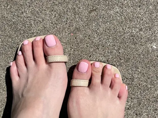 2/18（水）13:30- フット ワンカラー✨️💅 ⚠️オフありの方のみ🙇‍♂️