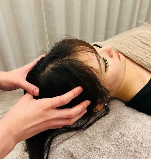 【心をゆるめる贅沢時間】癒しのアロマドライヘッドスパ30分