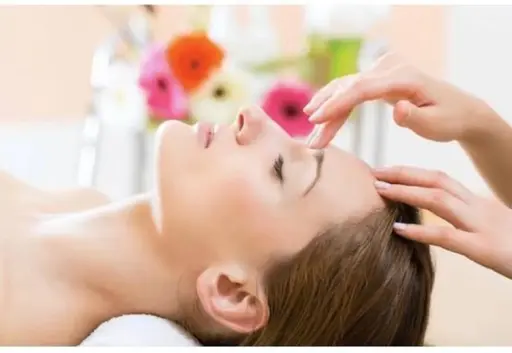 フェイシャルリンパコース(極上デコルテリンパマッサージ付)