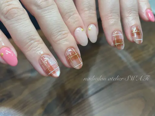 ハンドジェル💅1月2月限定‼️オフ込み!マグネットベースにチェック柄4本付き！ストーンプレゼント🎁