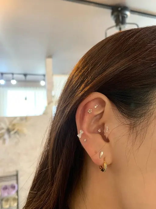 【耳ツボジュエリー👂🏻✨】 3粒(両耳6粒)  初めての方にもおすすめ🔰