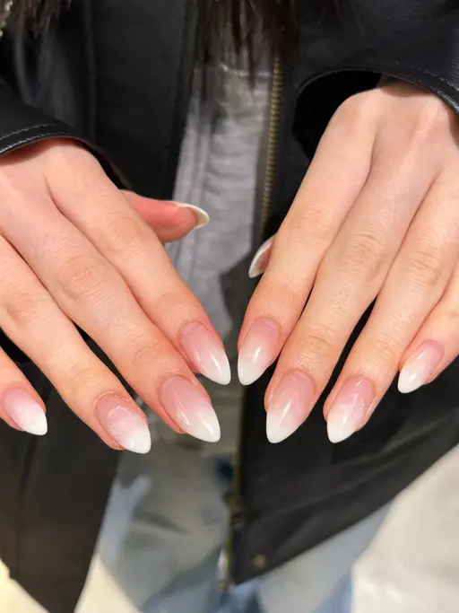 【2/27 13:00​〜​先着1名様❗️】白グラデーション