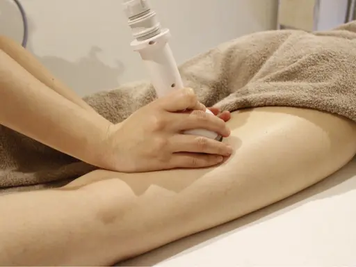 ✨平日限定✨【全身痩せ】破格💥〈🉐60％off〉全身痩身🎶温熱×吸引マシン&リンパマッサージ110分