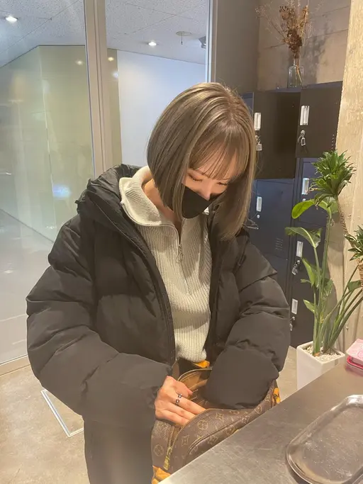 カットカラー(ブリーチなし)【ショート​〜​胸の位置】SNS顔出し有りOKの方。顔出しの為料金無料【20代​〜​40歳まで】