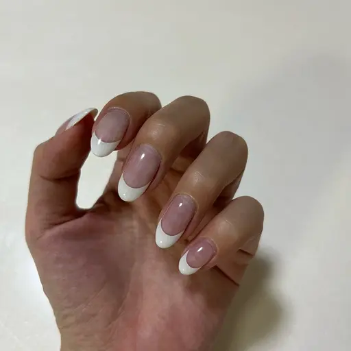 ハンドネイル　クリアベース白フレンチ(オフあり)