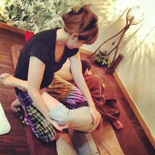 タイ古式ボディケア70分　　　　　　　　　　［ベッドで行うタイ古式マッサージ］