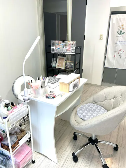 Snow flake Nail Salon