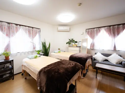 Barbie Queen アイラッシュサロン