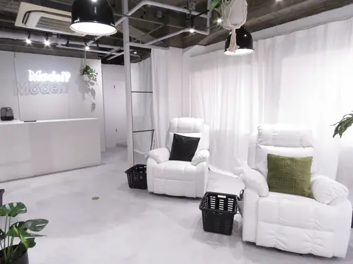 Mode!? 新宿西口店【メンズ眉毛サロン】