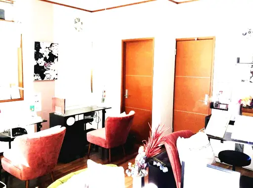 ネイルサロン　ミハフルーラ