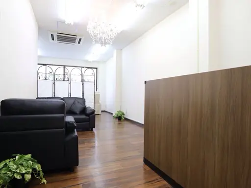 MEGAMI EYELASH LOUNGE 尼崎店