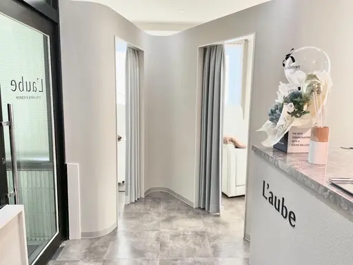 L'aube  eyelash & eyebrow