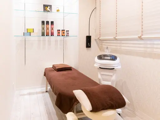 ハイフ小顔矯正四季八尾志紀店