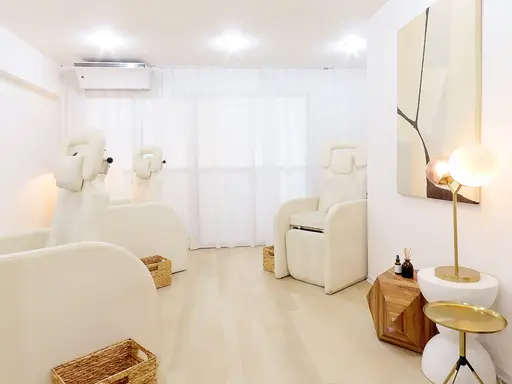 BLUE EYES TOKYO【アイブロウ/眉毛/まつげパーマ/マツエク専門店】