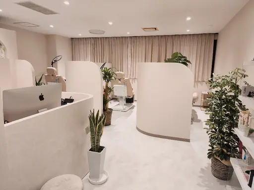 Eyelash&Nail Salon Fam-er(ファメル)