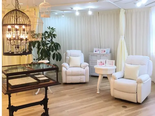 アコテ 外苑前駅前　Nai $ Eyes