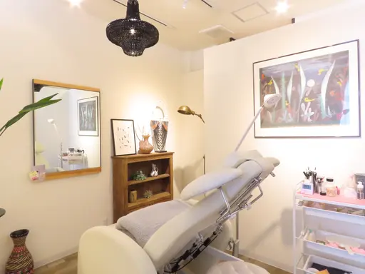 BLUE EYES 学芸大学店【アイブロウ/眉毛/まつげパーマ/マツエク専門店】