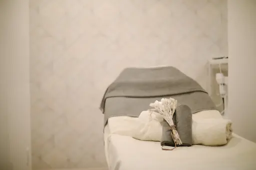 DIRETTO eye beauty岩出店