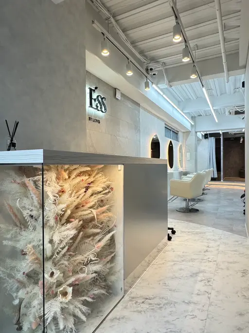 Ess  艶髪/髪質改善/韓国風【エス】