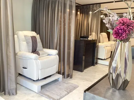 Peerless nail & eyelash