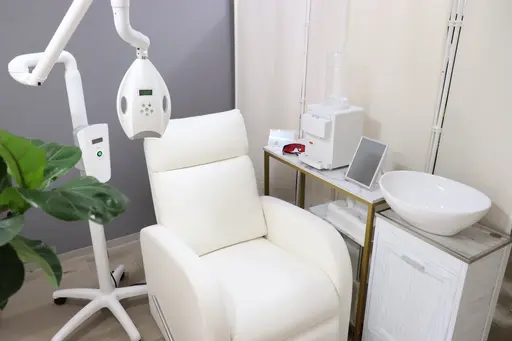 セルフホワイトニング専門店セルフホワイトニングサロンWHITE 福岡天神店