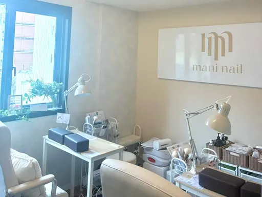 マニネイルなんば店