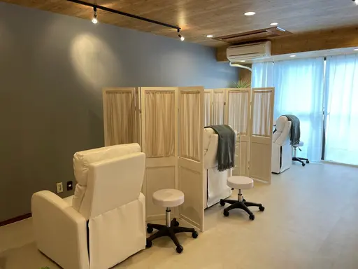 アイブロウサロン　WHITE EYE 心斎橋店