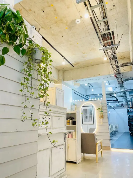 ジゼル博多筑紫口店