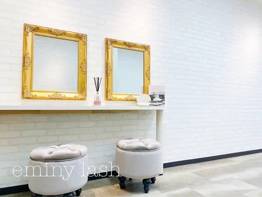 eminy lash
