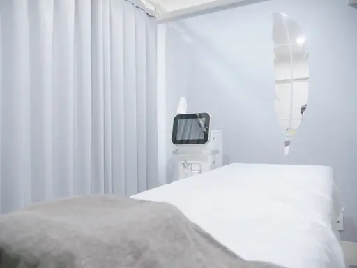 メンズ脱毛サロン  X（エックス）