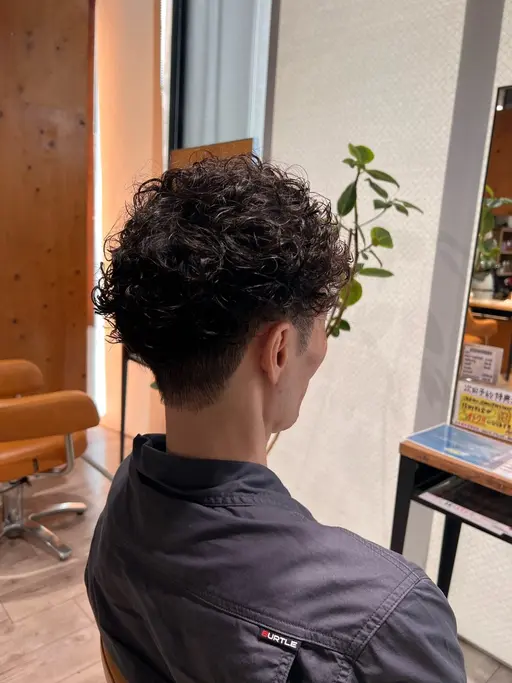 𖤐 ̖́-‬メンズモデルメニュー‎𖤐 ̖́-‬カット＋ツイストスパイラルパーマ🧑🏻‍🦱🌀