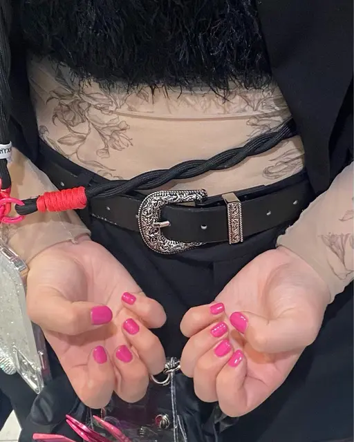 ✨️💅🏻ネイルワンカラー💅🏻✨️ラメ入り🉑パラジェル使用🫧※オフ、長さだしなし