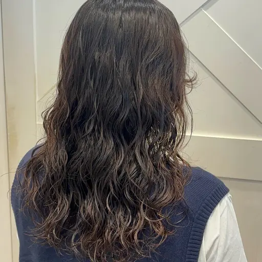 ⌇💥8月17日15:30~1名様限定💥⌇レディースパーマ👩➕カット✂️簡単な保湿トリートメント付️🫧