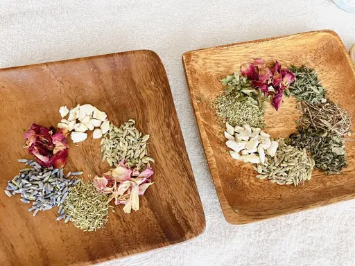 ペアでよもぎ蒸し🌿(足湯・水素水飲み放題付き)
