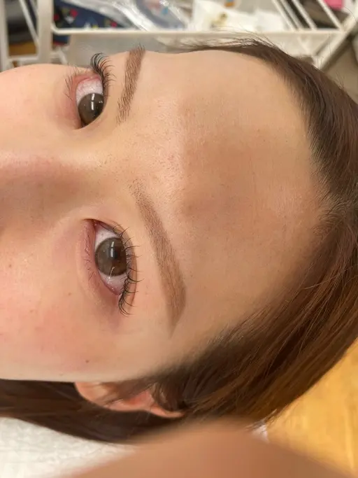 【ご新規様】まつ毛パーマ  毛先に丸みがつき、やや緩やかに上がるラウンド型※必ずお目元はノーメイクでお越しください