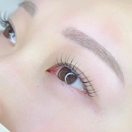 【超ゲリラクーポン✨】🌺ラッシュリフト(パリジェンヌも可♡)＋美眉WAX🌺