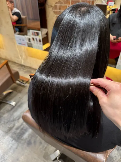 【すぐ予約解放枠限定】縮毛矯正＋カット✂️今話題のホリスティックでダメージレスな綺麗な髪へ✨
