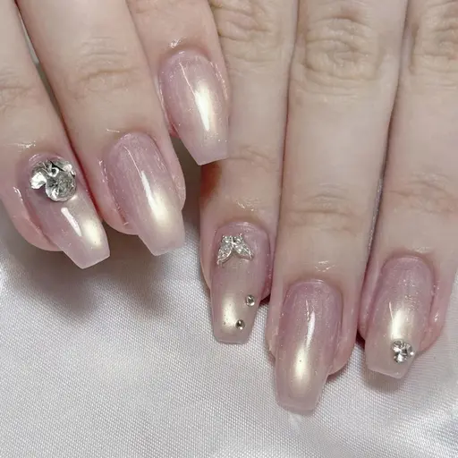🦋ネイルシンプルコース🦋ワンカラーに片手２本ずつまでのアートやパーツのせ✨持ち込みデザインOK！