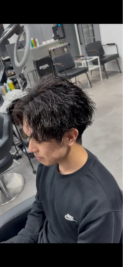 メンズカット➕パーマ🧑‍🦱(￥5000)で施術させていただきます‼️プラス￥1500でトリートメントもできます❗️