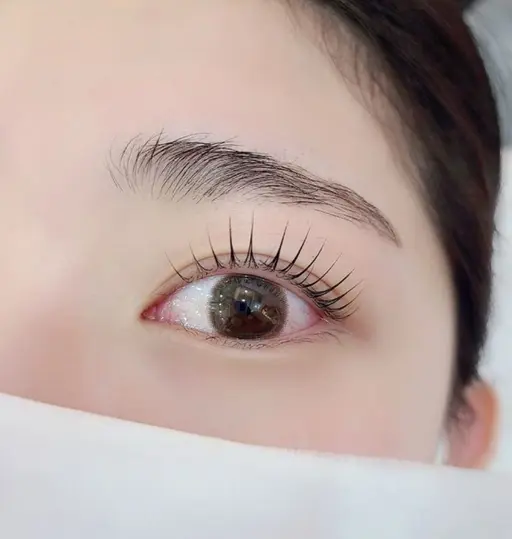 『期間限定』★まつ毛パーマ➕高濃度美容液★ ふとした瞬間も、可愛く、上品に。　さりげなく、でも確実に印象が変わる。