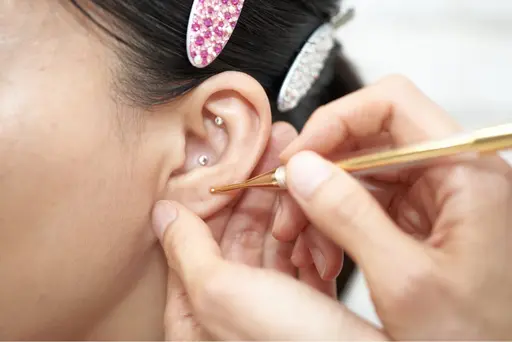 【初回限定】イヤービューティセラピー®︎（本当の耳つぼジュエリー）👂小顔、たるみ、首肩凝り、婦人科系、各お悩みに対応