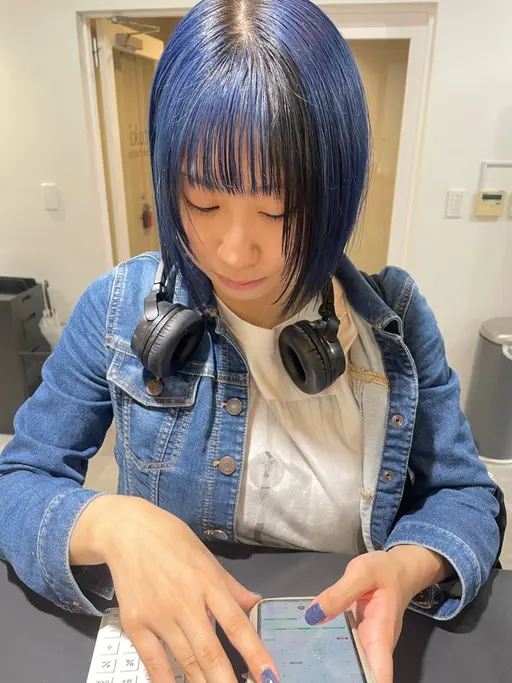 【‼️水曜日限定‼️イヤリングやインナーなどのデザインカラーにしたい方✨】ブリーチ＋カラー＋トリートメント
