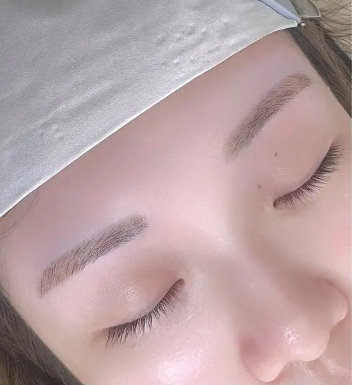 11/10枠ハリウッドアイブロウ無料モデル