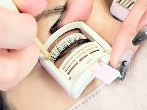 まつ毛パーマ
